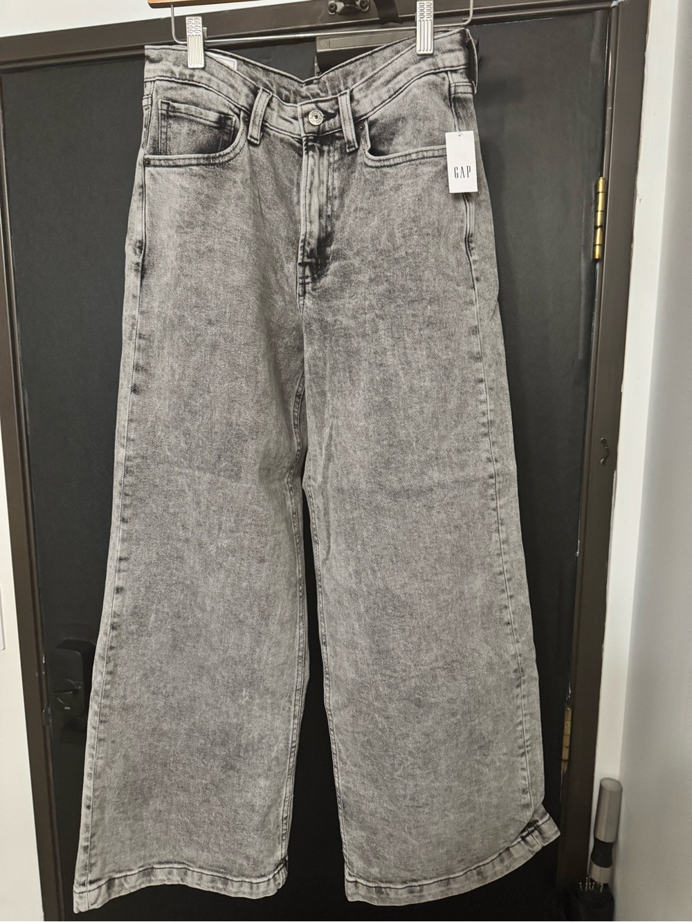 GAP High-Rise Wide-Leg Jeans in Washed Gray